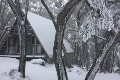 1 day Lake mountain snow tour - Chocolate first: Yarra Valley Chocolaterie & Ice Creamery stop