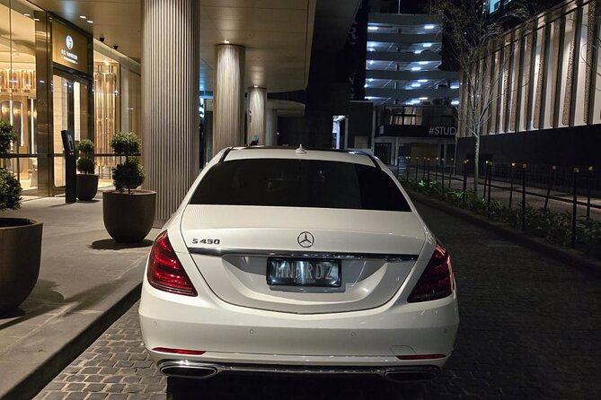 Airport Transfers - Chauffeur Car & Limo Services of Melbourne - Luggage, Sitting Comfort, and Small Things That Matter