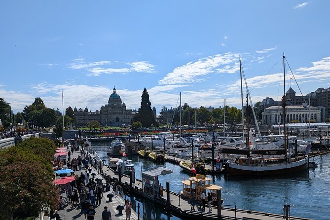 Butchart Gardens and City Private Tour - Chinatown’s Historic Corners: School, Gate, and Fan Tan Alley (30 Minutes, Free)