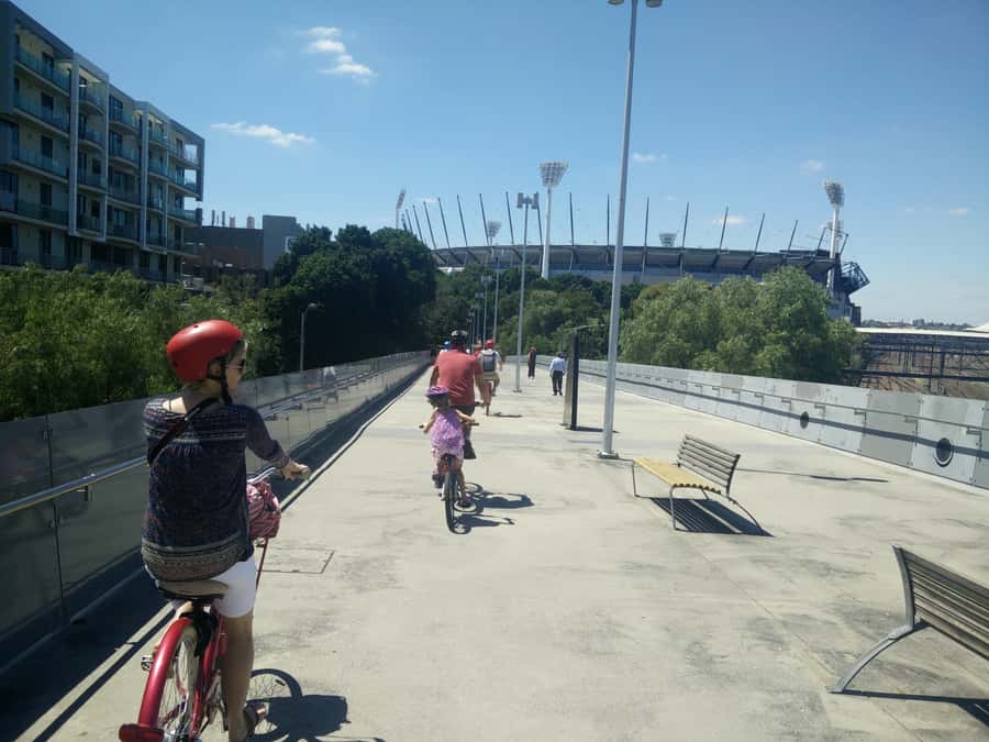 Classic Melbourne Bike tour - A 4-hour loop that helps you read Melbourne fast