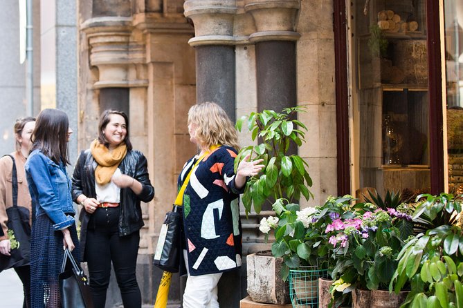 Creepy Tales, Bars & Laneways Of Melbourne Walking Tour - The guides: humor, patience, and pacing you can feel