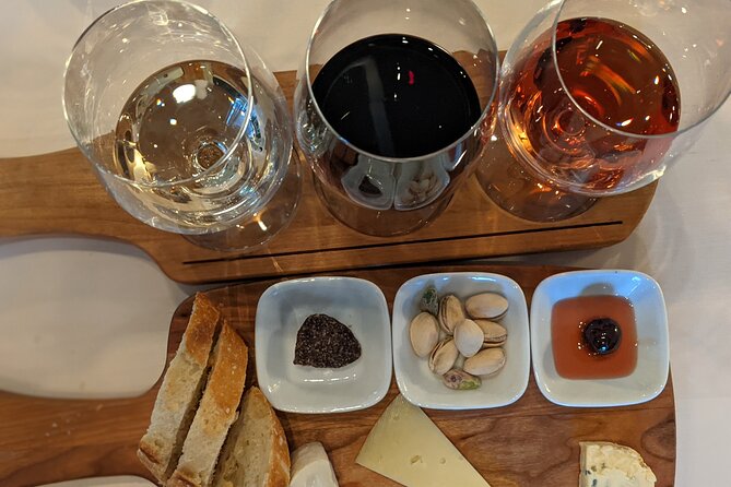 Evening Sip, Savor, Stroll Tour - Stop 3 at the Empress Hotel: dessert plus gin and tonic in Q