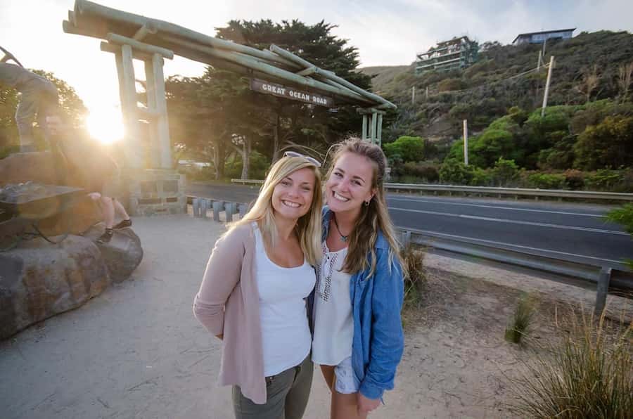 From Melbourne: 3-Day Great Ocean Road Grampians Tour - Day 1: Melbourne to Great Ocean Road icons and Warrnambool