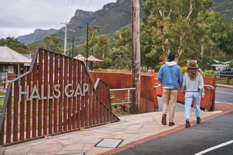 From Melbourne: Grampians National Park Small Group Tour - The quieter stop for wildlife, plus the return via Ararat