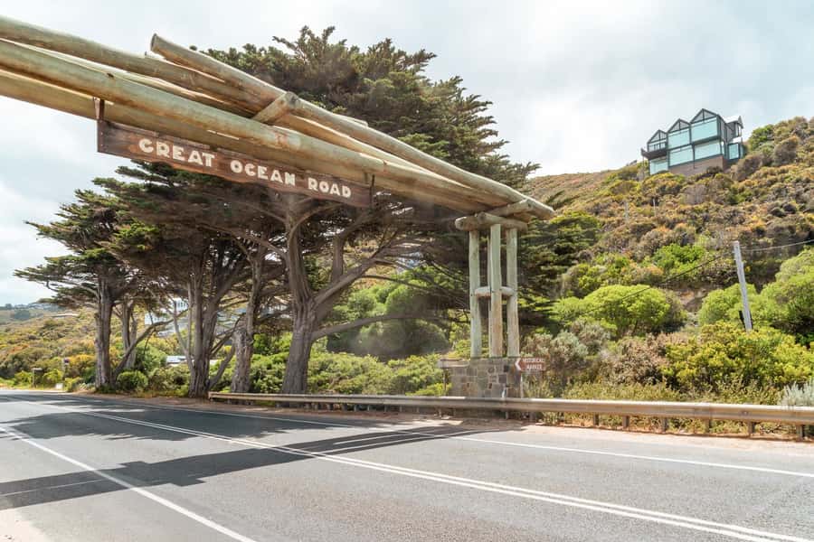 From Melbourne: Small Group Great Ocean Road Tour - Past Geelong to Anglesea: first coastal viewpoints and wildlife odds