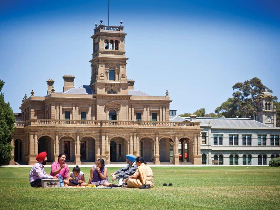 From Melbourne: Werribee Open Range Zoo & Werribee Mansion - Key Highlights You’ll Feel Immediately