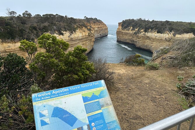 Great Ocean Road 12 apostles PRIVATE Luxury Tour 5 PAX all incl. - Great Ocean Road Memorial Archway: the road’s human story