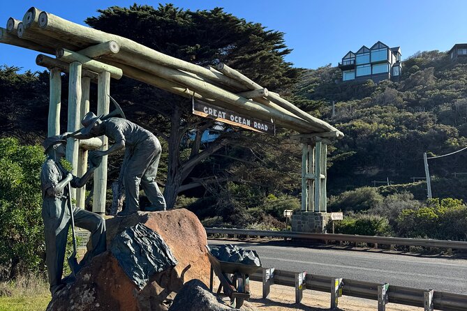 Great Ocean Road and 12 Apostles - Premium Day Tour Max 4 Guests - Apollo Bay: a real lunch-time alternative (even if lunch isn’t included)