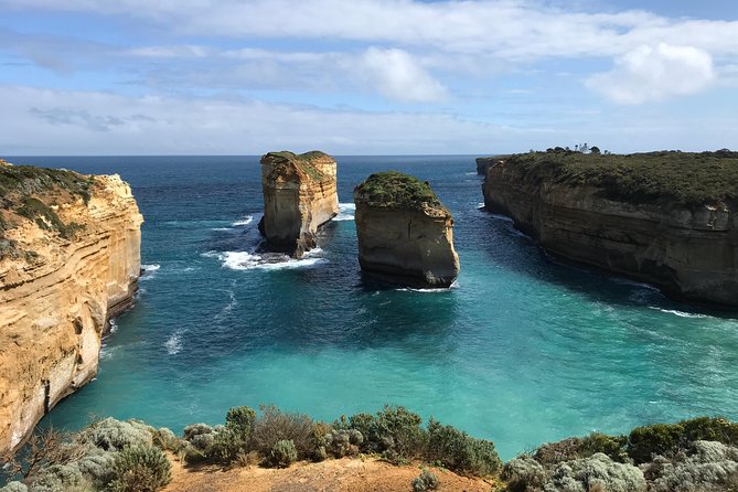 Great Ocean Road Reverse Itinerary Boutique Tour - Max 11 Guests - Loch Ard Gorge: a short stop with big emotional weight