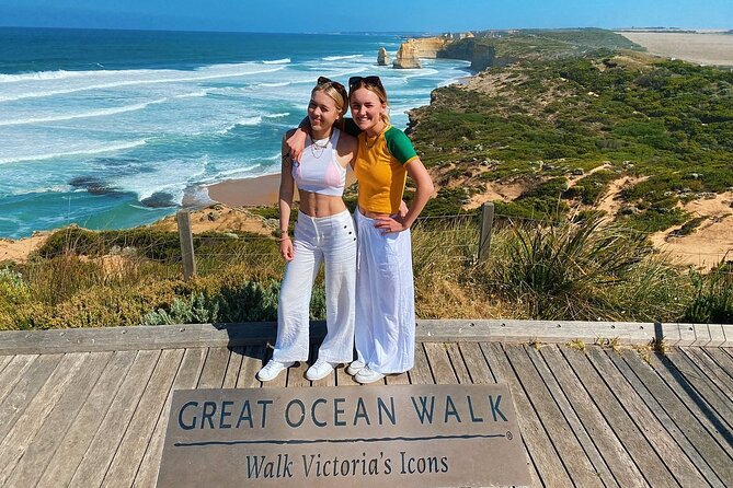 Great Ocean Road Reverse Itinerary PREMIUM Tour - Max 11 Guests - Apollo Bay lunch (45 minutes) and how to use it well