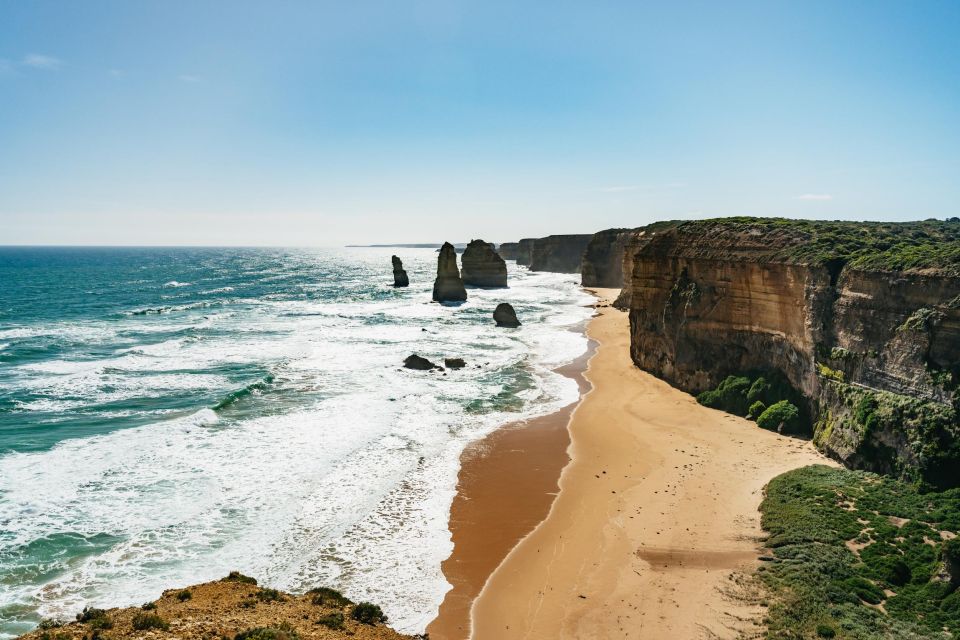 Great Ocean Road Tour w/ Deluxe Minibus & Top-Rated Guide - Apollo Bay lunch time: a break from the script