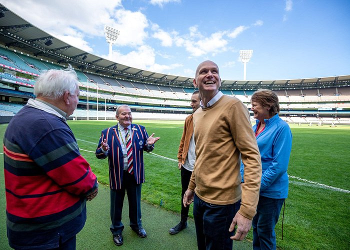 Half-Day Sports Lovers Bus Tour of Melbourne with MCG Tour - Flemington Racecourse: Spring Racing History in Real Space