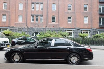 Luxury Airport Transfer to Melbourne CBD - Pickup at Tullamarine: SMS, GPS, and a Real Meet-and-Greet