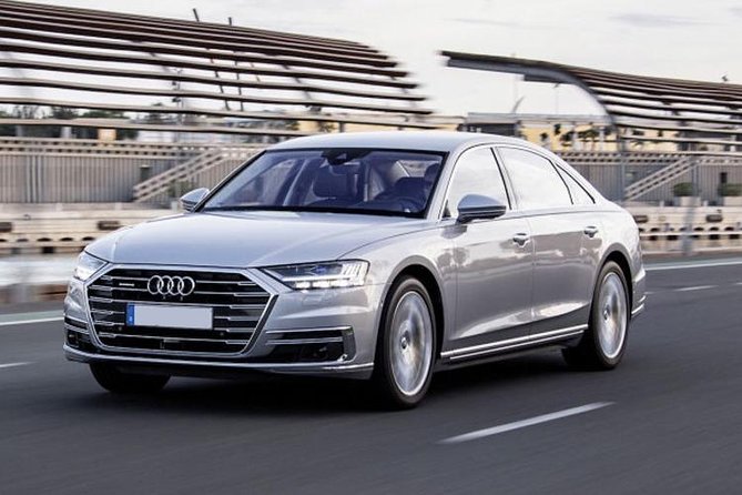 Luxury Chauffeur Car Melbourne Airport To CBD or city to airport - Car Comfort and the Luxury Lineup (BMW, Mercedes, Audi)