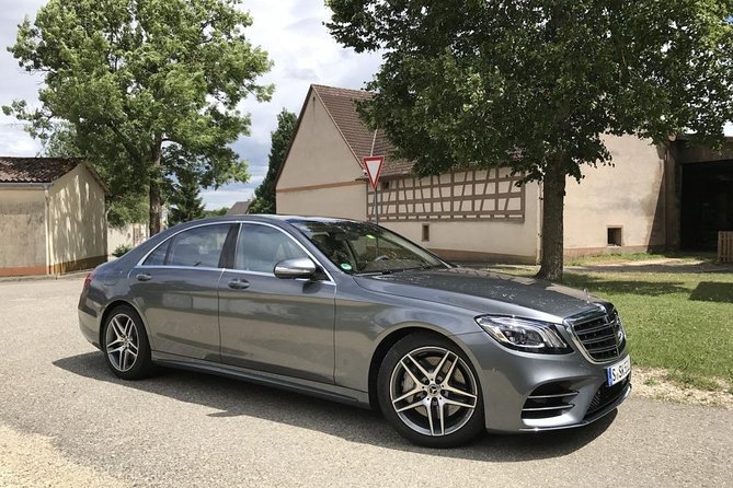 Luxury Chauffeur Car Melbourne Airport To CBD or city to airport - Drop-Off in the CBD or at the Airport: How to Time It Smartly