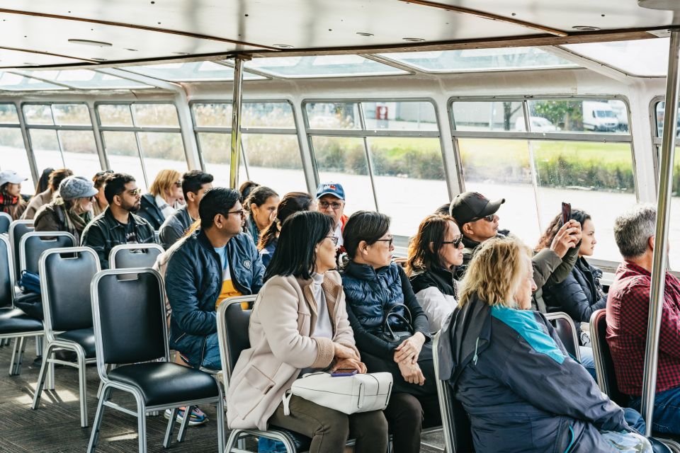 Melbourne: 1-Hour Gardens and Sporting Precinct River Cruise - The on-board commentary: English narration with mixed delivery