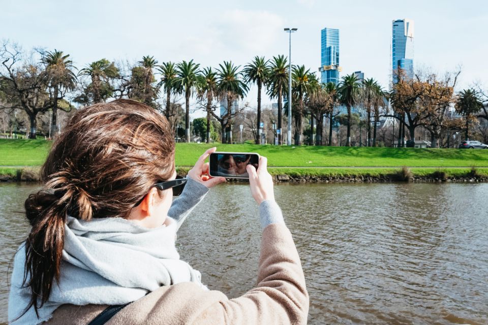 Melbourne: 1-Hour Gardens and Sporting Precinct River Cruise - Coffee, tea, and onboard practicality
