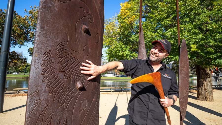 Melbourne: Aboriginal Heritage Walking Tour - Birrarung Wilam to the Trust in 60 minutes: the tour vibe and pacing