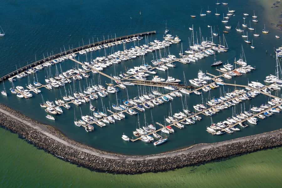 Melbourne: Brighton Beach & Ricketts Point Helicopter Flight - Blackrock and the Royal Melbourne & Victoria Golf Course: spotting landmarks the easy way