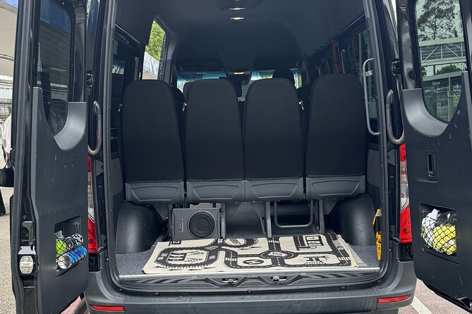 Melbourne CBD to MEL Airport Private Transfer 4 or more - Luggage, kids, and the onboard touches you’ll actually notice