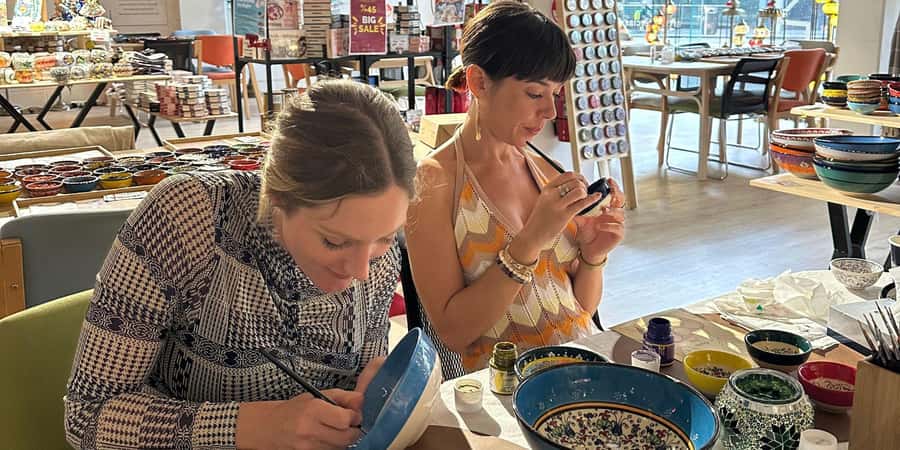 Melbourne: Ceramic Plates & Bowls Paint and Sip Classes - Should You Book This Melbourne Paint and Sip Class?