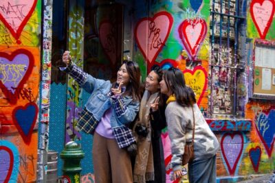 Melbourne City Highlights Small Group Tour - Getting picked up at Flinders Street and what you can bring