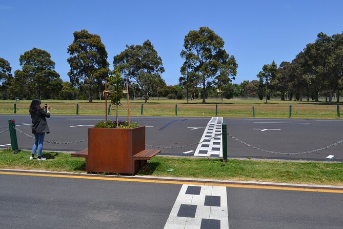 Melbourne Drive by Day - Private Tour - Shrine of Remembrance: where the parks set the stage