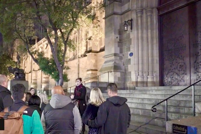 Melbourne Ghost Tour - The haunted pub dinner option: starting with Young and Jackson Hotel energy