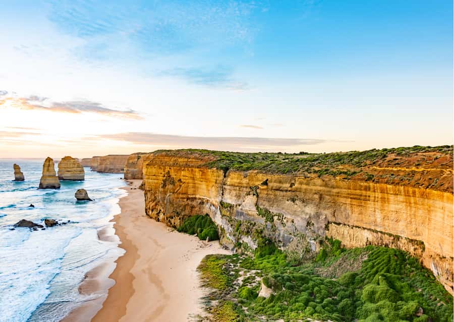Melbourne: Great Ocean Road Full Day Private Tour - Apollo Bay lunch and beach time: the stop that makes the rest of the day easier