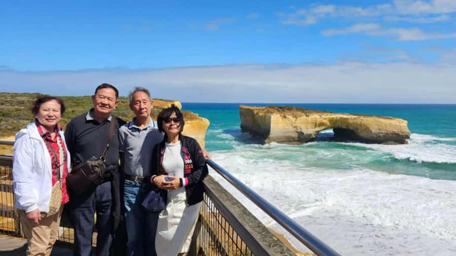 Melbourne: Great Ocean Road Private Day Tour - Split Point Lighthouse and Memorial Arch: setting the tone early