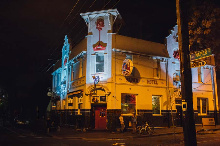 Melbourne: Hidden Bars & Creepy Tales Walking Tour - A Bar Break That Actually Works: Three Stops, Not Just One