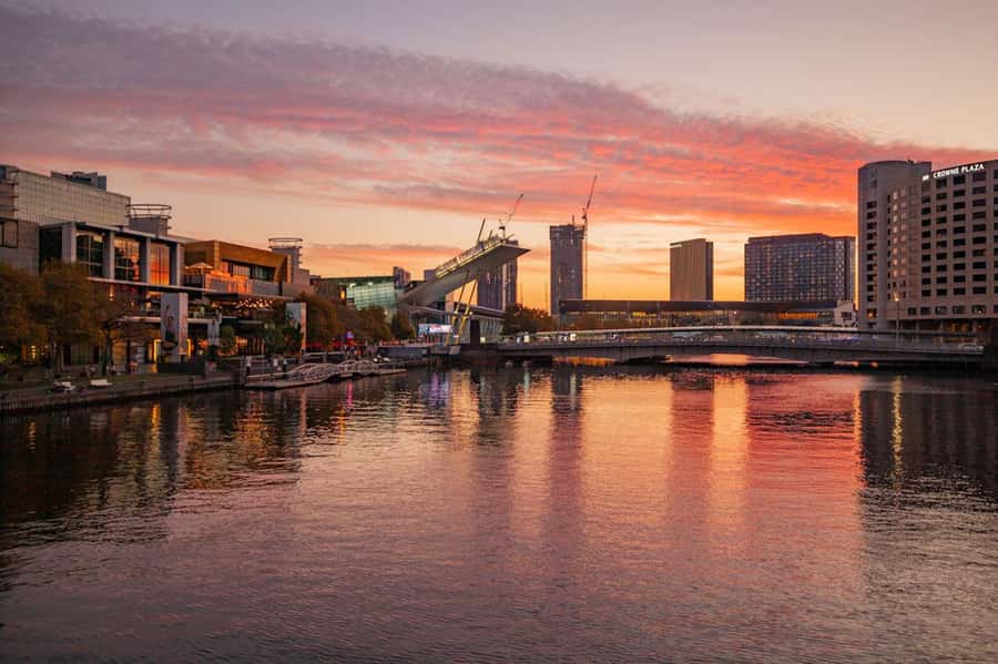 Melbourne: Luxury Sunset Cruise on Yarra River - Southbank meeting point: finding Melbourne Water Taxis without stress