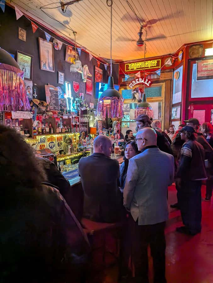 Melbourne Music Venue Pub Crawl with History + 2 Free Drinks - Old Bar finish line and the gig back-up plan