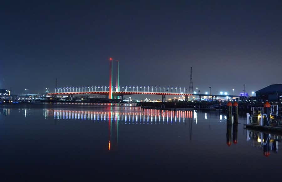 Melbourne: Nighttime Private City Tour with Transfer & Stops - West Gate Bridge Lights: The Classic Finish With Big Views