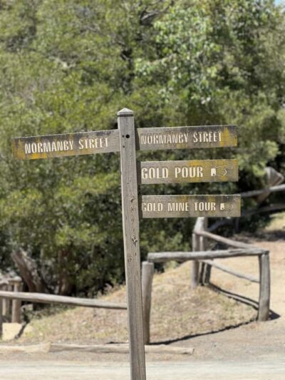 Melbourne: Private Ballarat & Sovereign Hill Gold Mine Tours - Private pickup from Melbourne CBD and the drive west