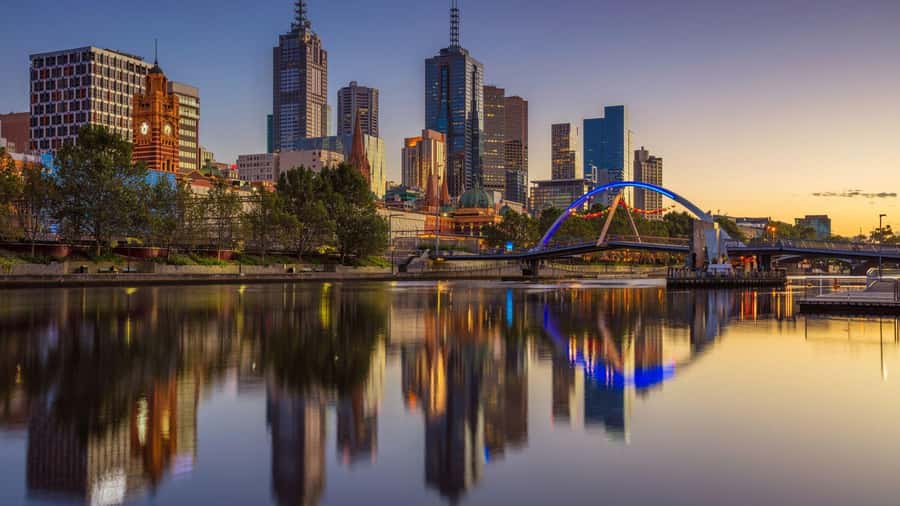 Melbourne: Private Custom Tour with a Local – Icons & Gems - The laneways and street art that make Melbourne click