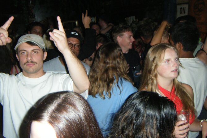 Melbourne Pub Crawl (Batmania Tours) - What you’re really paying for: social momentum and guide control