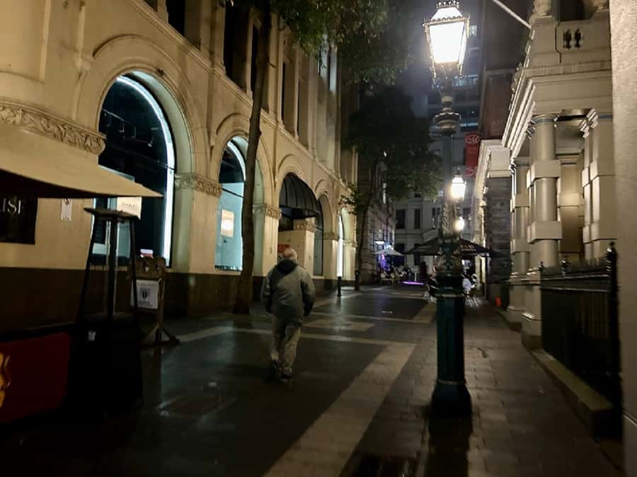 Melbourne: Spirits and Ales Haunted Pub Walking Tour - Rialto Intercontinental, Olderfleet Building, and the Mystery of Big Names