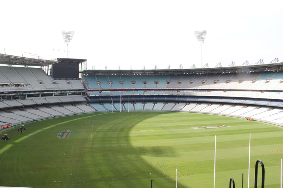 Melbourne Sports Walk - A Walk Along the Yarra River to Federation Square