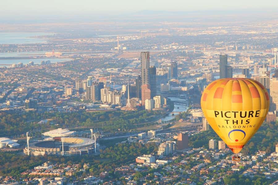 Melbourne: Sunrise Hot Air Balloon Experience with Breakfast - Meeting at Sofi’s Lounge and Getting to the Launch Site