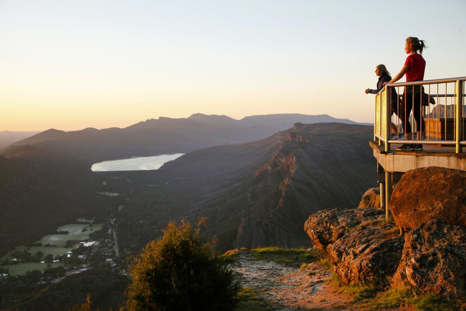 Melbourne to Adelaide: 2-Day Overland Explorer Tour - Day 1 pacing into the Grampians: arriving in time to actually rest