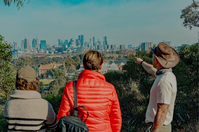 Melbourne Tours Walk the Yarra & Historic Boathouse Lunch - A 9:00 am start near Windsor111, then taxi to the river