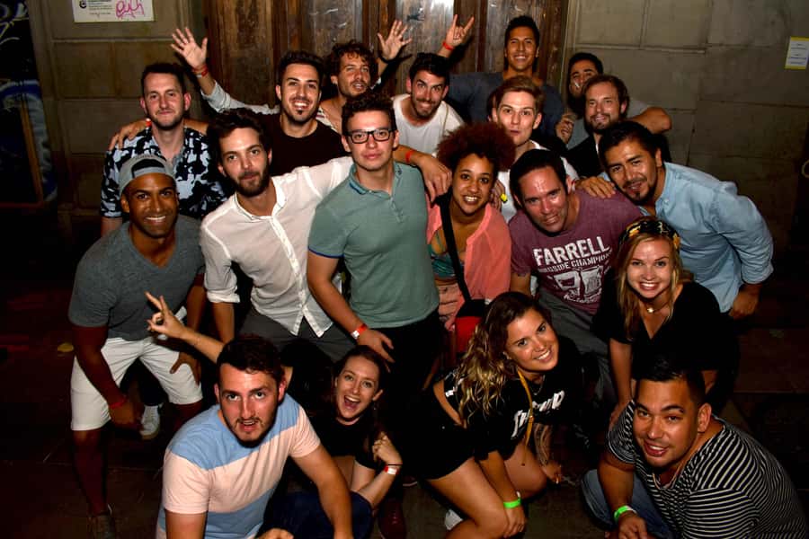 Melbourne: Weekly Bar Crawl: 5 Free shots, Club Entry - A 5-hour Melbourne CBD bar crawl built for fast fun
