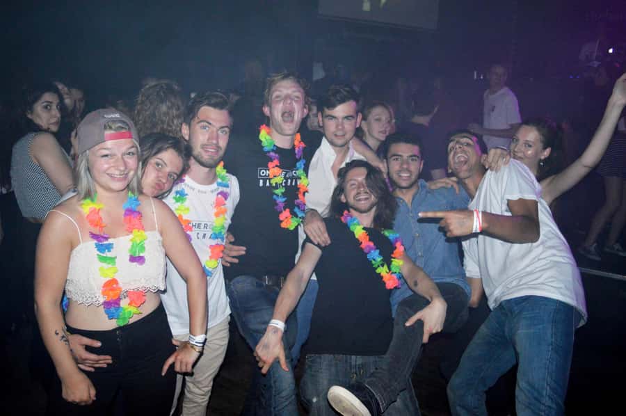 Melbourne: Weekly Bar Crawl: 5 Free shots, Club Entry - Practical tips: ID, sportswear, and door staff discretion