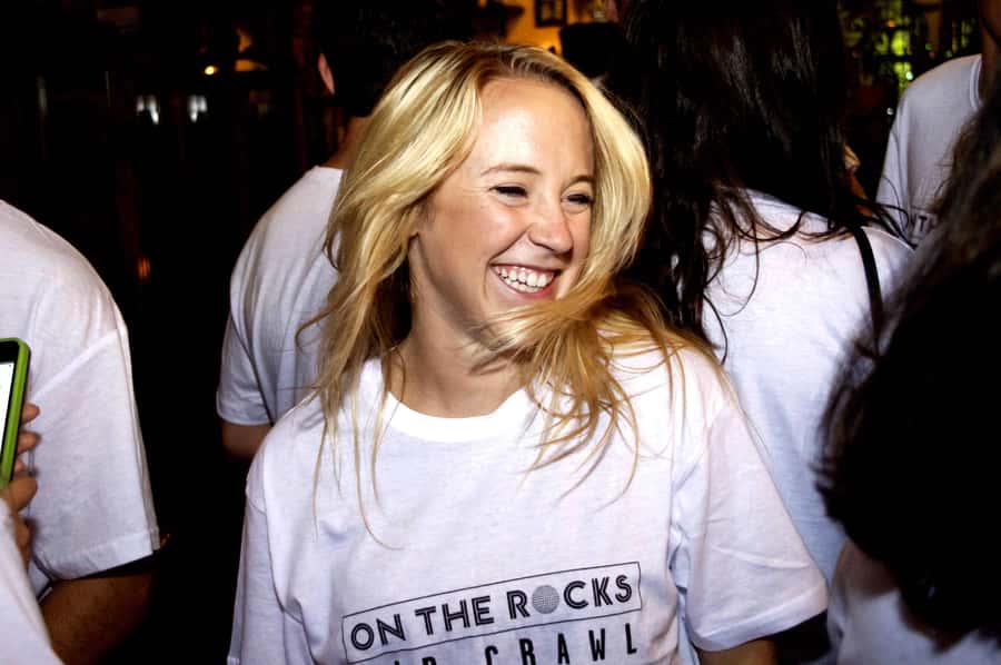 Melbourne: Weekly Bar Crawl: 5 Free shots, Club Entry - How the On The Rocks hosts help you meet people