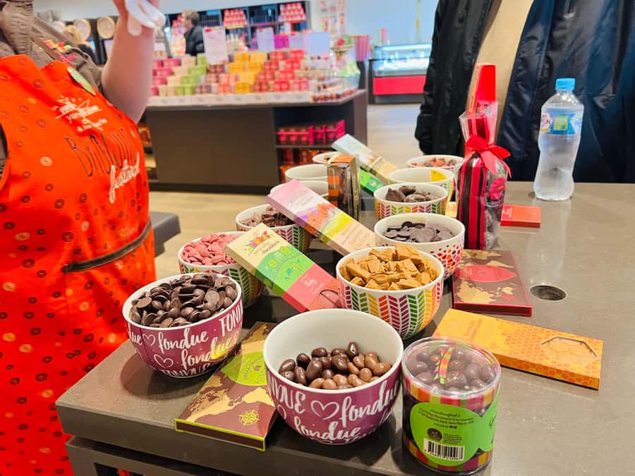 Melbourne: Yarra Valley Wine, Choc, Farm Fresh, Gin Tour - A small-group Yarra Valley plan that actually feels like a day out