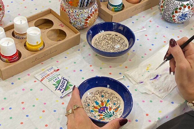 Paint and Sip Classes Melbourne: Ceramic Plates & Bowls - Snacks, tea, and the social pace that keeps it fun