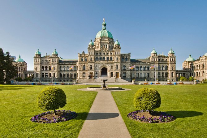 Pedicab Tour of Victoria from Cruise Ship Terminal - Old Town and the Inner Harbour: Legislative Buildings, the Empress Hotel, and street performance energy