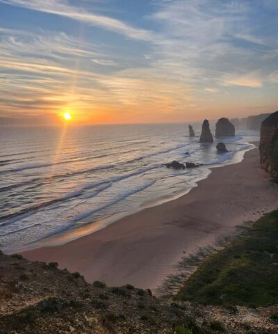 Premium Great Ocean Road Reverse Tour 13Pax Max Hotel PickUP - Melbourne pickup and the Colac start (coffee break, then straight to the icons)