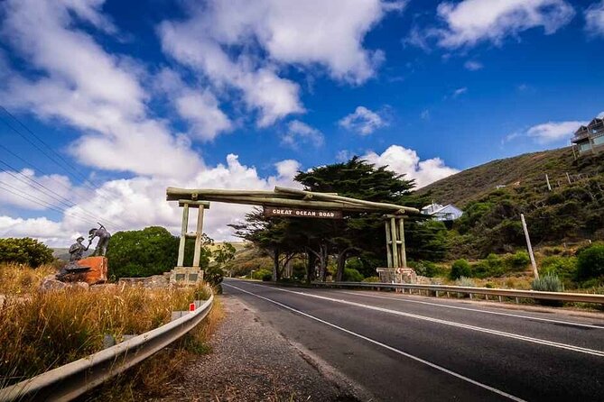Premium Great Ocean Road Tour IN A Relaxed Way IN Premium Coach - The Colac breakfast stop: a quick country reset